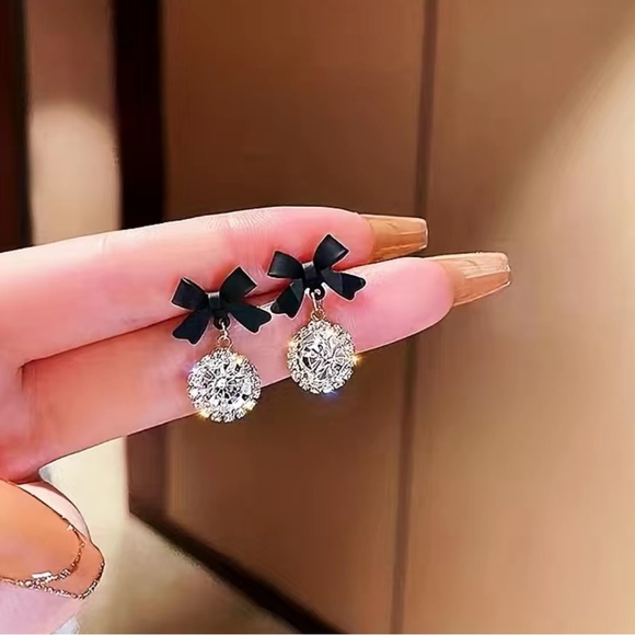 Bow and Snowflake Earrings - Picture 2 of 6